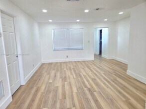 6432 Dewey St in Hollywood, FL - Building Photo - Building Photo