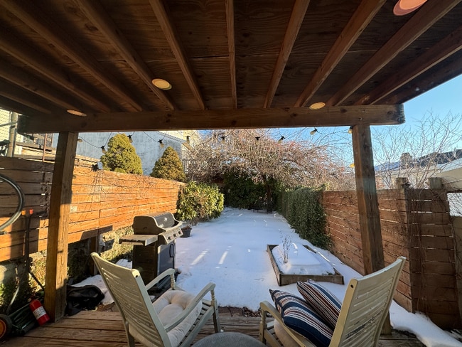 209 East St in Philadelphia, PA - Foto de edificio - Building Photo