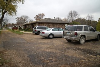 302 Reynolds St in Fairfax, IA - Building Photo - Building Photo