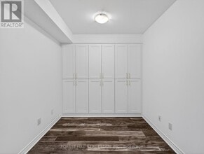 35 Saranac Blvd in Toronto, ON - Building Photo - Building Photo