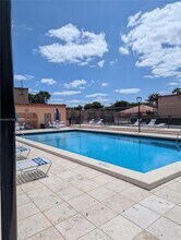 7160 Fairway Dr in Hialeah, FL - Building Photo - Building Photo