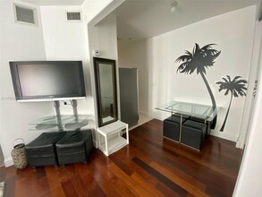 526 15th St in Miami Beach, FL - Building Photo - Building Photo