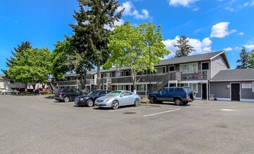 Freiday Apartments in Lakewood, WA - Foto de edificio - Interior Photo