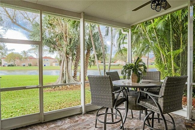 4264 NW 1st Dr in Deerfield Beach, FL - Building Photo - Building Photo