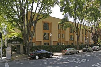 Brannon Court in Sacramento, CA - Foto de edificio - Building Photo