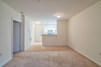 12919 Alton Square in Herndon, VA - Building Photo - Building Photo