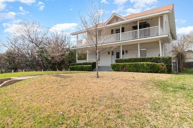 4505 Worth St, Unit B in Dallas, TX - Foto de edificio - Building Photo