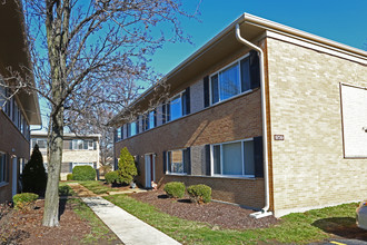 Mackenzie Place in St. Louis, MO - Foto de edificio - Building Photo