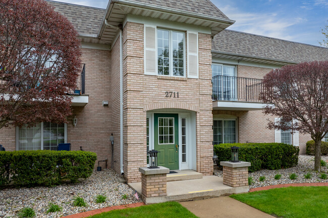 Georgetowne Condominiums in Highland, IN - Foto de edificio - Building Photo