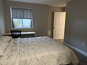 100 Merrimack Ave, Unit Cascades Furnished condo in Dracut, MA - Foto de edificio - Building Photo