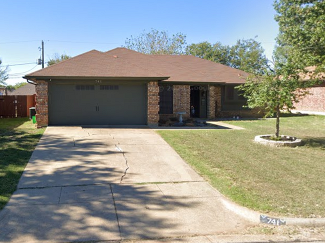 741 Parkview Dr