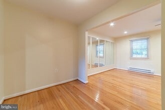 319 Rock Spring Dr SW in Leesburg, VA - Building Photo - Building Photo