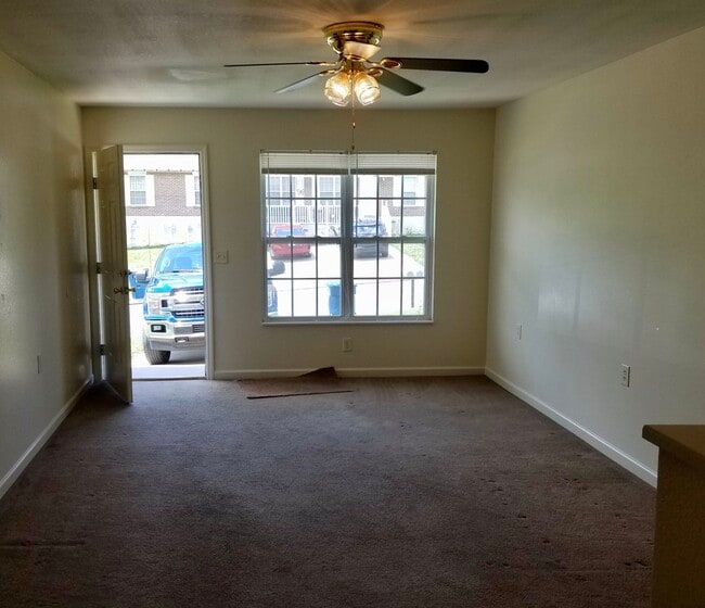 8459 Shawn Ridge Dr in Harrison, TN - Foto de edificio - Building Photo