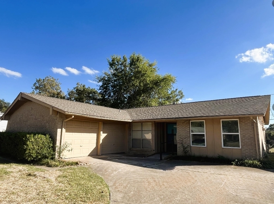 727 Pinehurst Dr in Richardson, TX - Building Photo