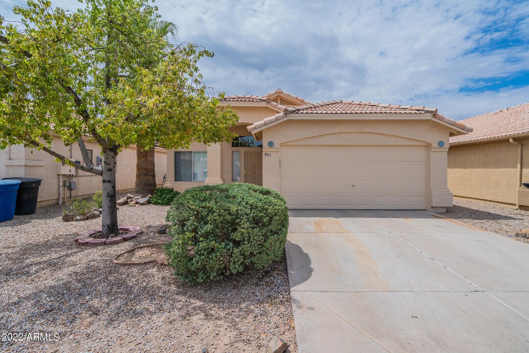 951 E Carla Vista Pl in Chandler, AZ - Building Photo