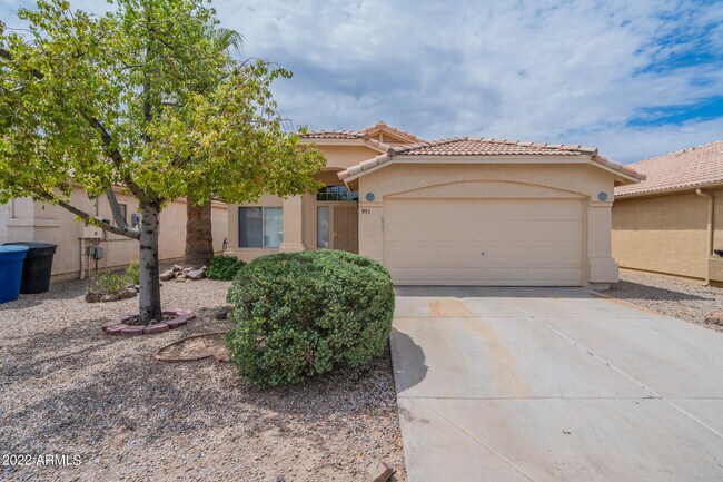 property at 951 E Carla Vista Pl