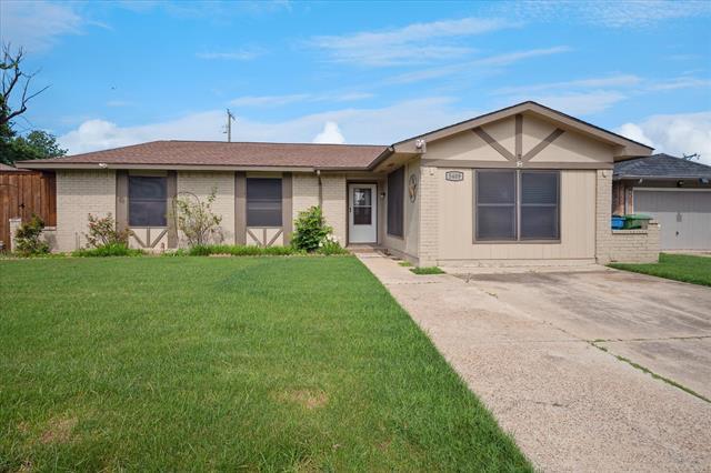 5409 Queen Ct in Lake Dallas, TX - Building Photo - Building Photo