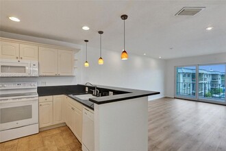 3004 NE 5th Terrace, Unit 315C in Wilton Manors, FL - Foto de edificio - Building Photo