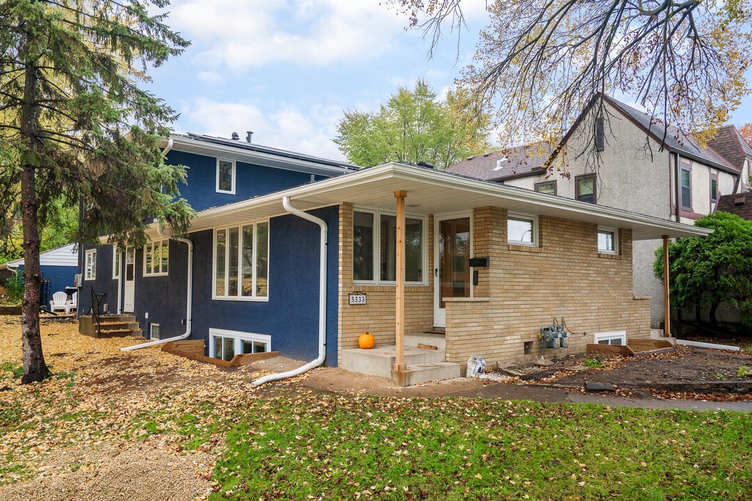 5333 Nicollet Ave in Minneapolis, MN - Foto de edificio