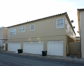 111 Via Florence in Newport Beach, CA - Building Photo - Building Photo