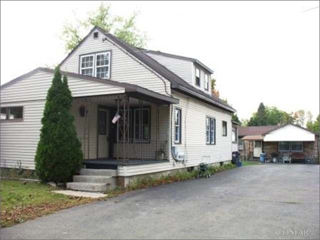 7 Fairfax St in Wynantskill, NY - Building Photo