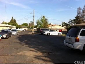 1135 Vine St in Atwater, CA - Foto de edificio - Building Photo