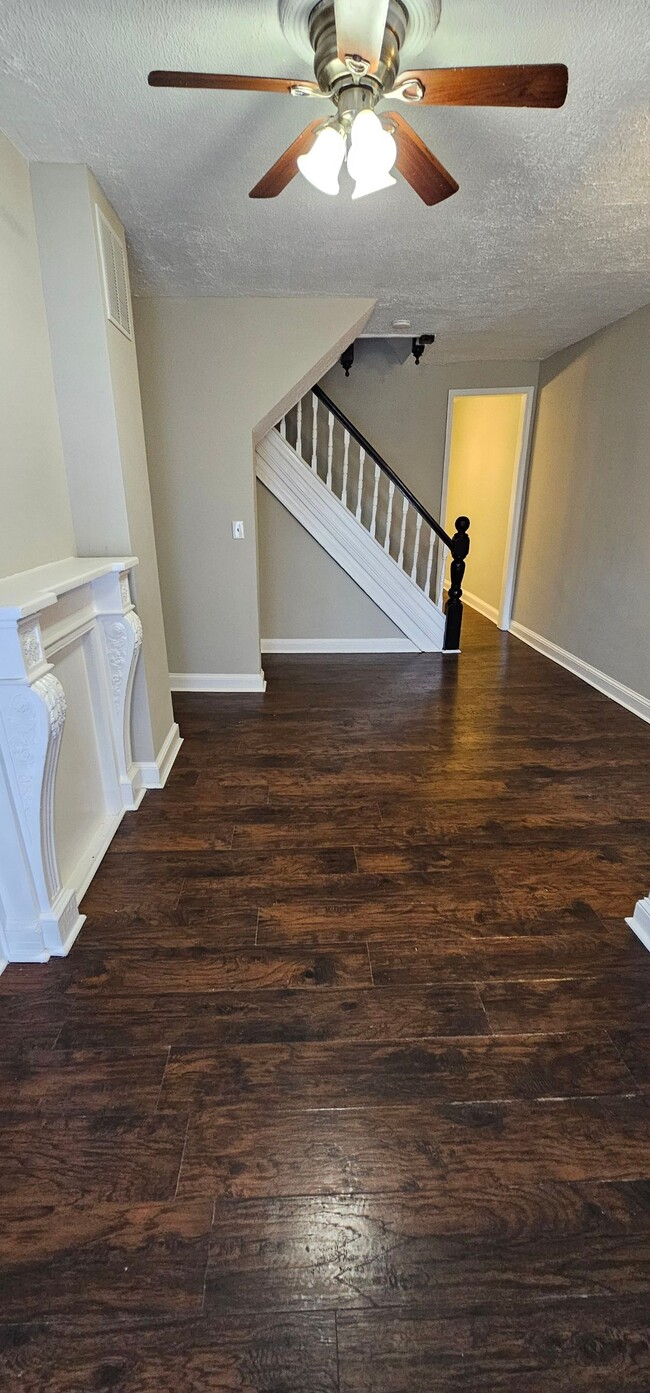 property at 2013 N Pulaski St