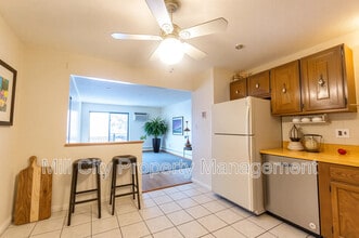 23 Country Club Dr in Manchester, NH - Foto de edificio - Building Photo