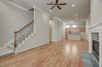 9133 Creekstone Lake Dr in Houston, TX - Building Photo - Building Photo