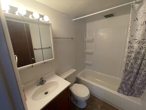 2405 Marquette Rd in Peru, IL - Building Photo - Building Photo