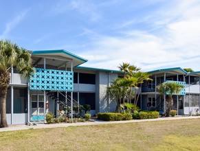 Creekside @ Glen Oaks in Clearwater, FL - Building Photo - Other