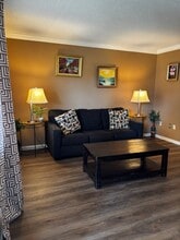 121 Oyster Bay Cir, Unit 200 in Altamonte Springs, FL - Foto de edificio - Building Photo