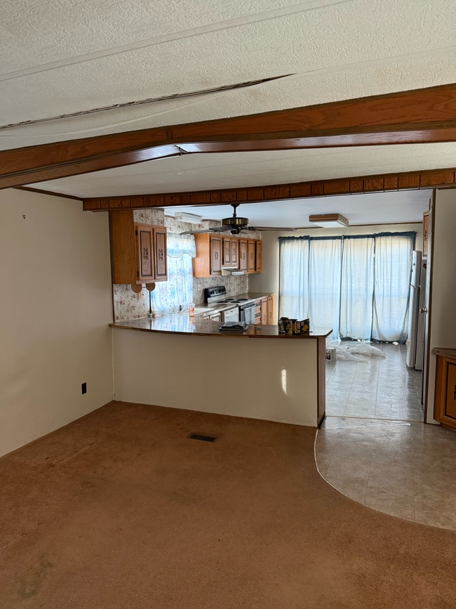 14 Clifton Manor Dr in Gouldsboro, PA - Building Photo - Building Photo