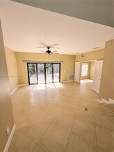 363 W Camino Real in Boca Raton, FL - Building Photo - Building Photo