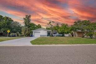 2197 63rd Ave S in St. Petersburg, FL - Building Photo