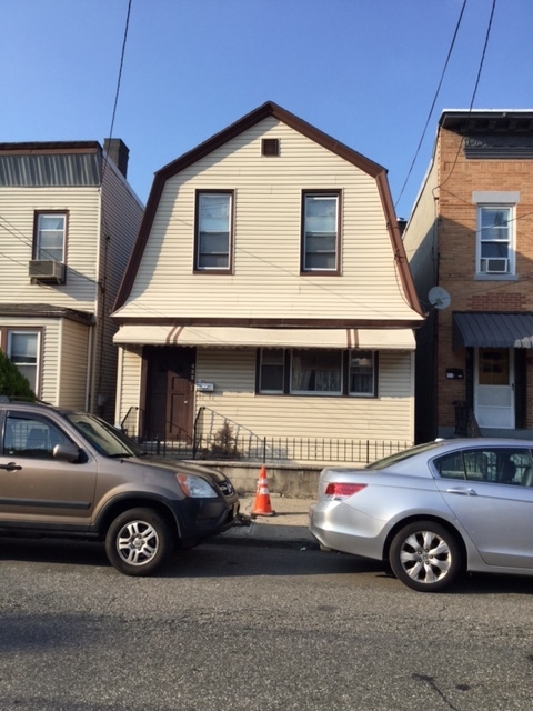 422 71st St in North Bergen, NJ - Building Photo