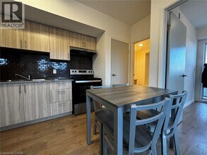 275 Larch St in Waterloo, ON - Building Photo - Building Photo