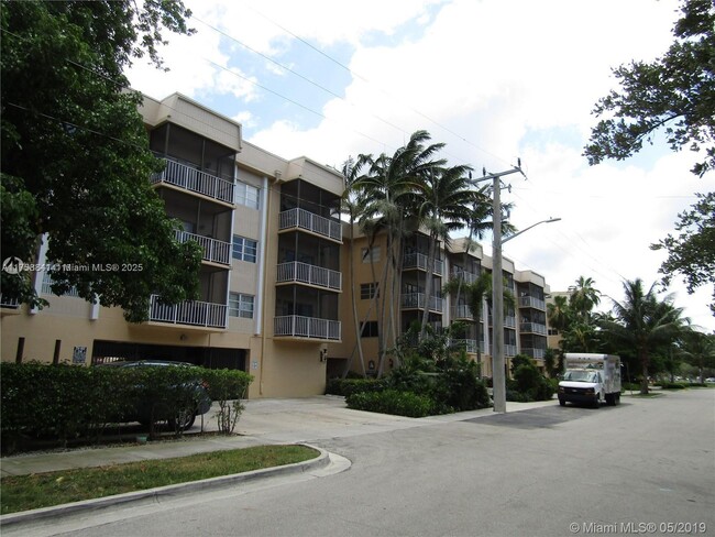 2640 NE 135th St in North Miami, FL - Building Photo - Building Photo