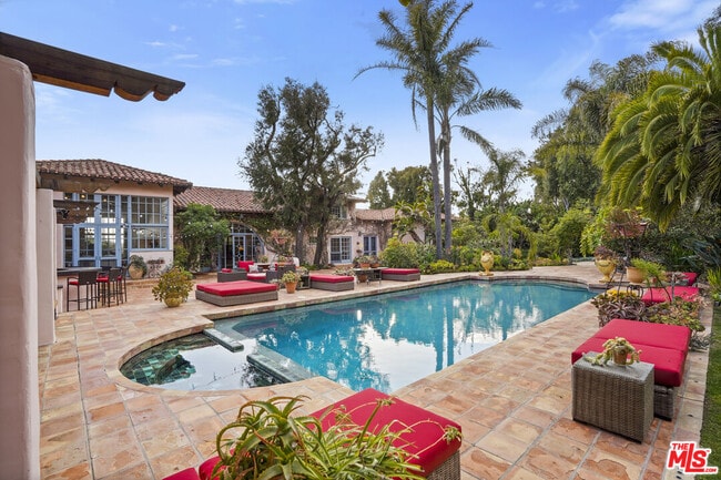 property at 7332 Birdview Ave