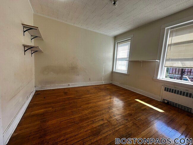 126 Warren St in Boston, MA - Foto de edificio - Building Photo