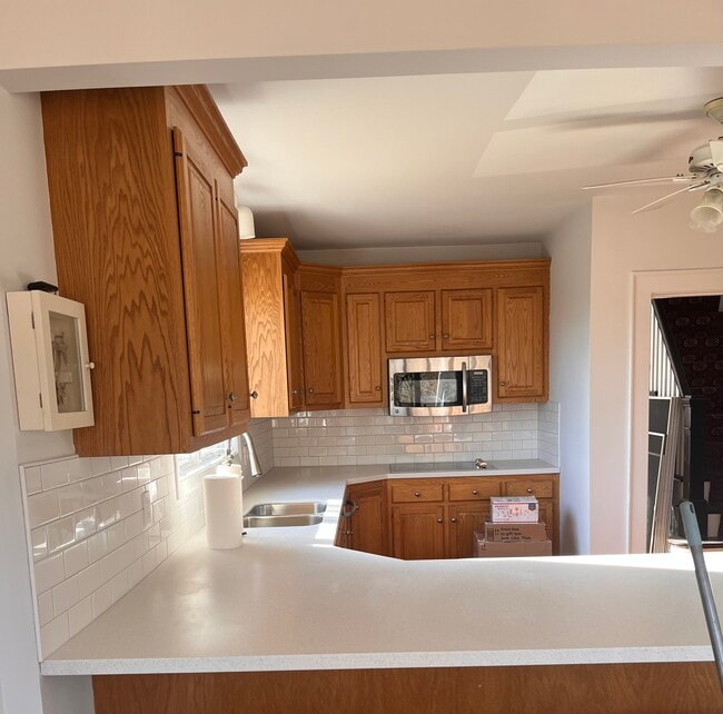 839 Grassy Hill Rd in Orange, CT - Building Photo - Building Photo