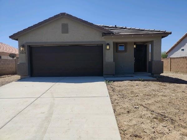 9543 W Troy Dr in Arizona City, AZ - Building Photo