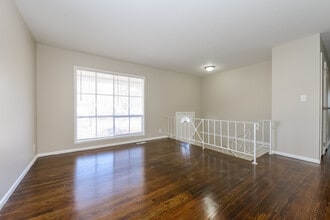 8413 E 93rd St in Kansas City, MO - Foto de edificio - Building Photo
