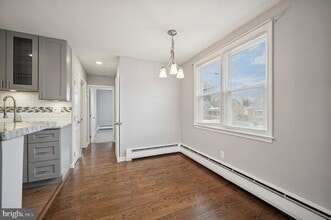 7947 Ferndale St in Philadelphia, PA - Foto de edificio - Building Photo