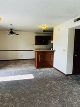 814 Windwood Dr in Junction City, KS - Building Photo - Building Photo
