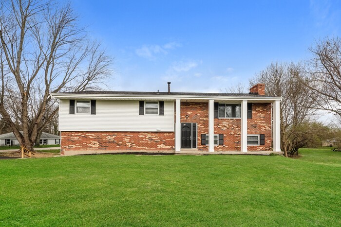 9715 Stagecoach Dr S in Dayton, OH - Building Photo