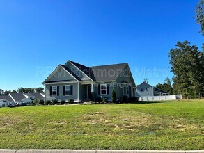 2157 Kennington Pkwy N in Aylett, VA - Foto de edificio - Building Photo