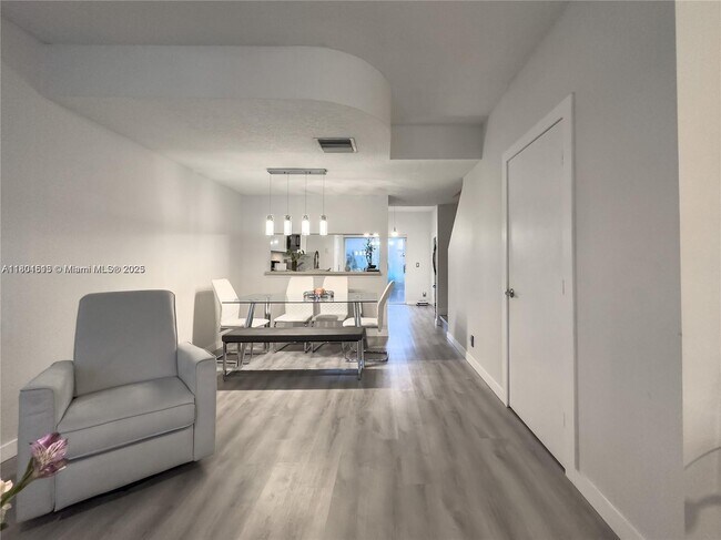 55 Truman Dr in Weston, FL - Building Photo - Building Photo