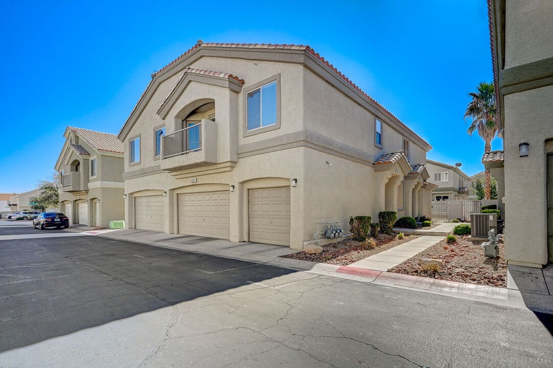 6361 Lorne Green Ave in Henderson, NV - Building Photo