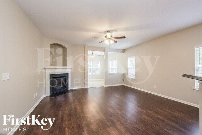 4075 Shadetree Dr in Winston-Salem, NC - Foto de edificio - Building Photo